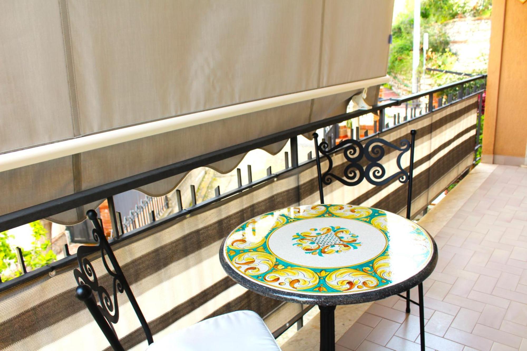 Anto'S Apartment - Giardini Naxos Eksteriør bilde